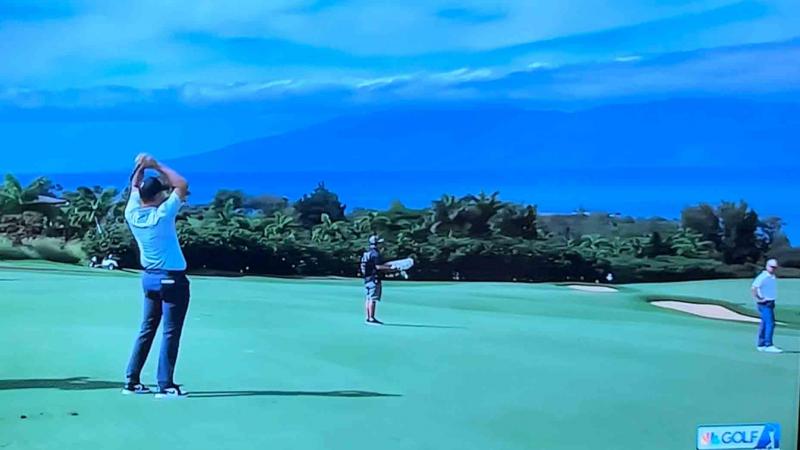 事件は12番ホールで起こりました。ローズさんはバンカーからタイトなライをナビゲートしようとしていました。ボールにアドレスする際、不注意ながらクラブが接触してしまい、ボールがわずかに動いてしまいました。