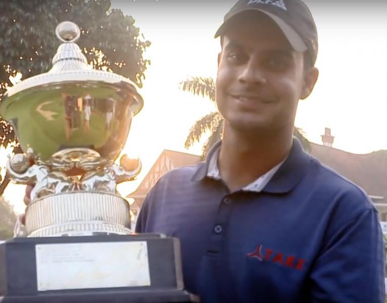 shubhankar_sharma_after_winning_2017_professional_golf_tour_of_india_tour_championship-9650205-4145189